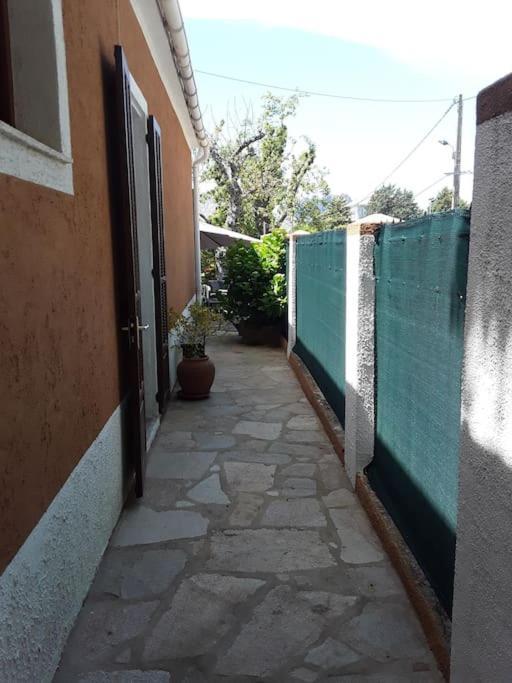 Holiday home Petit Coin De Paradis *
